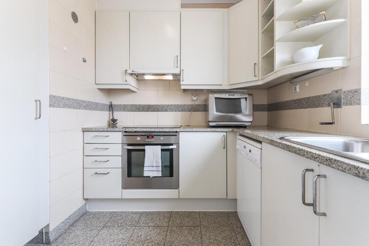 Vita Portucale ! Modern Apartment With Garage Lisbona Esterno foto