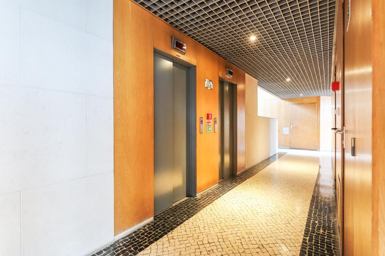Vita Portucale ! Modern Apartment With Garage Lisbona Esterno foto